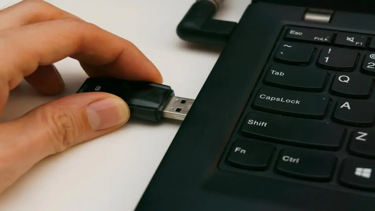 Best Apps for Wireless File Sharing Between Devices in 2026 Guide 2 Sharing files